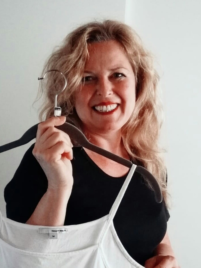 Susanne Fromm mit toskanischen Kochschürzen